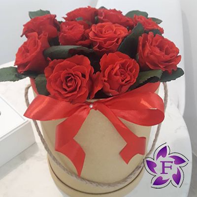 11 роз в коробке