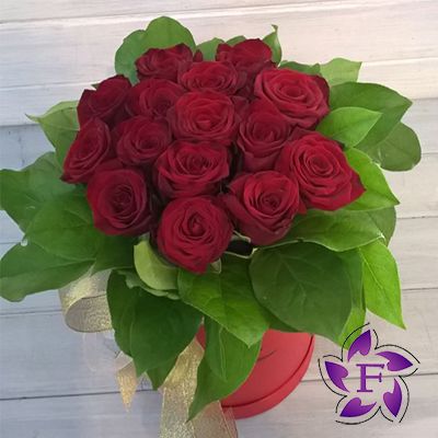 15 роз в коробке заказать