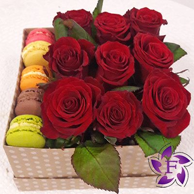 Roses and Macarons in a box