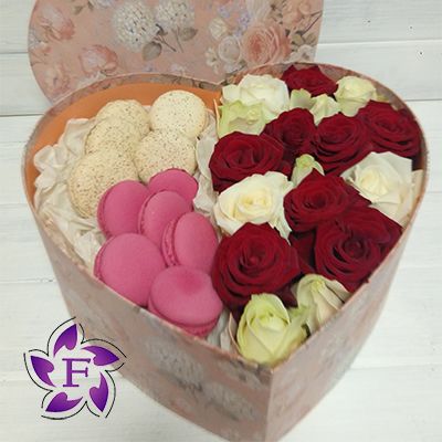 Roses and Macarons in the box heart