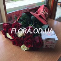 Bouquet of 17 red and white roses - Photo 2