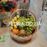 Basket with fruit - Photo 1