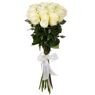 11 кремових імпортних троянд