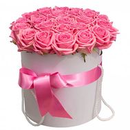 21 троянда в шляпній коробці