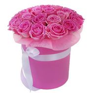 25 троянд в шляпній коробці