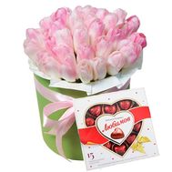 31 рожевий тюльпан і цукерки