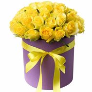 45 roses in a hat box