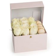 White roses and Macarons