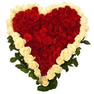 Большое сердце из 101 розы