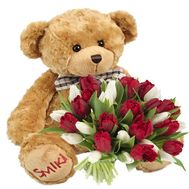 Букет из 25 тюльпанов и мишка