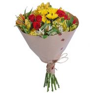 Букет из роз, альстромерий и хризантем
