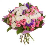 Bouquet of roses and alstromeries