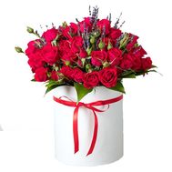 Bouquet of roses spray in a box