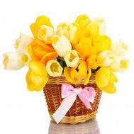 Корзина из 31 тюльпана