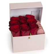 Red roses and Macarons