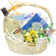Gift basket with Martini