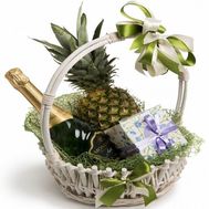 Food gift basket for the new year