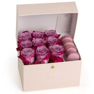 Pink roses and Macarons