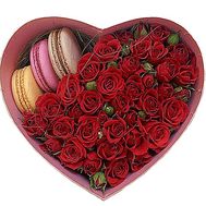 roses in a Box with Macarons