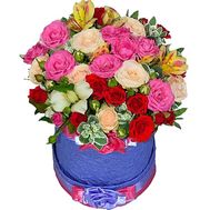 Яскраві квіти в коробці