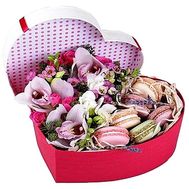 Wild flowers with Macarons