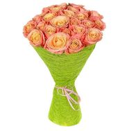 25 персиковых роз