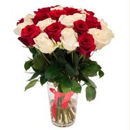 Букет из 29 разноцветных роз