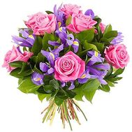 Букет из роз и ирисов