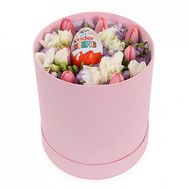 Букет в коробке с тюльпанами