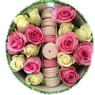 Flowers and macaroons in a box