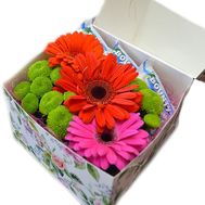 Квіти в коробці з солодощами