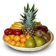 Фрукты в корзине