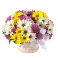Корзина цветов из хризантем