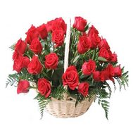 Корзина из 35 роз