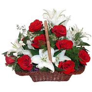 Корзина из роз и лилий