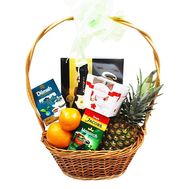 Gift basket with pineapple