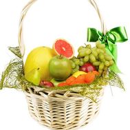 Корзина с фруктами подарок