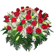 Корзинка из роз и лилий