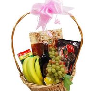 Подарочная корзина с конфетами