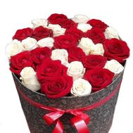 Розы в шляпной коробке