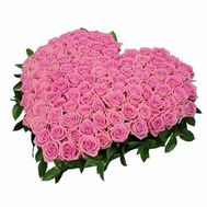 Сердце из 101 розовой розы