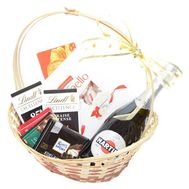 Корзина с Martini Asti и сладостями
