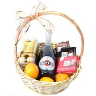 Корзина с шампанским и шоколадом