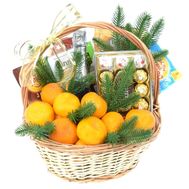 Новогодняя подарочная корзина с продуктами