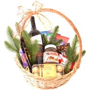Новогодняя подарочная корзина с вином и сладостями