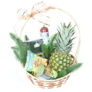 Новогодняя подарочная корзинкаНовогодняя подарочная корзинка