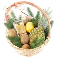 Christmas basket with Ferrero Rocher and fruit