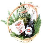 Подарочная корзина с Raffaello к Рождеству