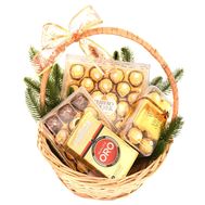 Подарочная новогодняя корзина Ferrero Rocher и Lavazza