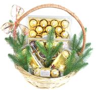 Подарочная новогодняя корзина Ferrero Rocher
